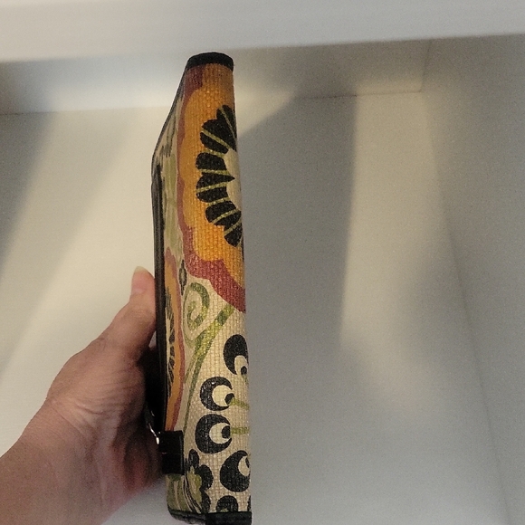 Spartina Natural Linen and Leather Bi-Fold floral magnetic snap close wallet - Picture 5 of 7